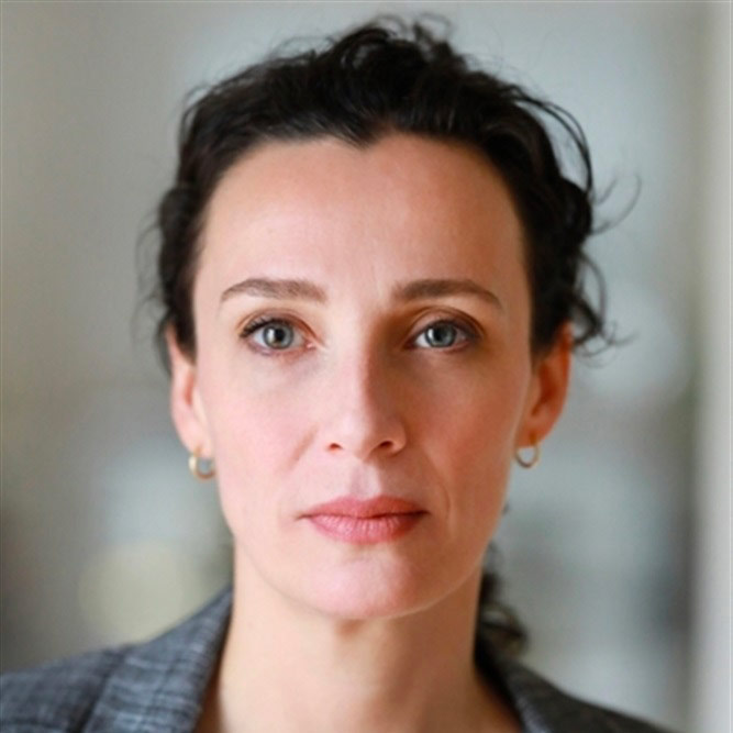 Caroline Bourg Caroline Bourg